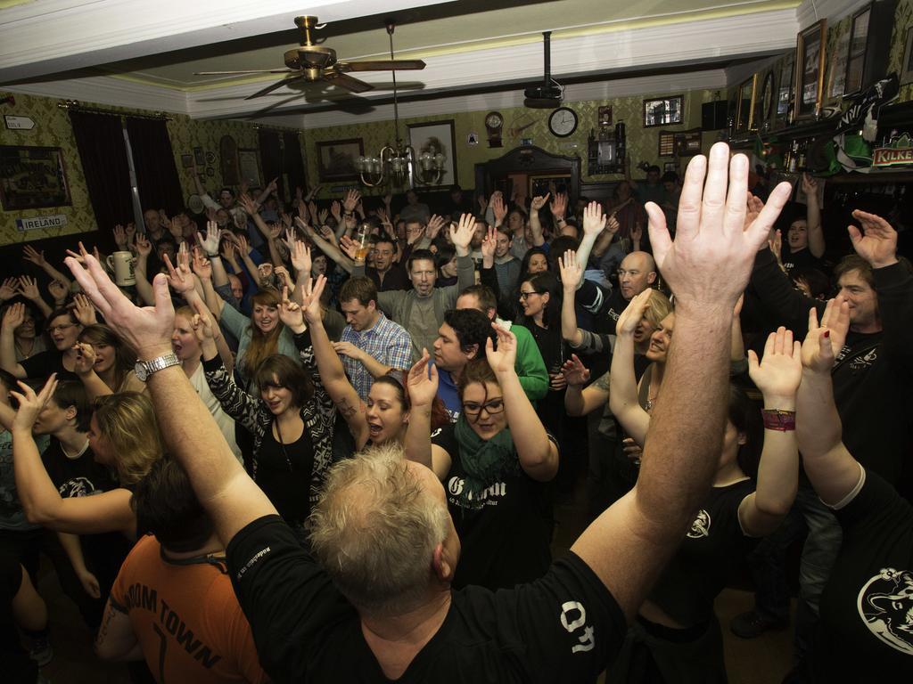 Hajo'S Germania Lodge & Irish Pub Rüdesheim am Rhein Εξωτερικό φωτογραφία