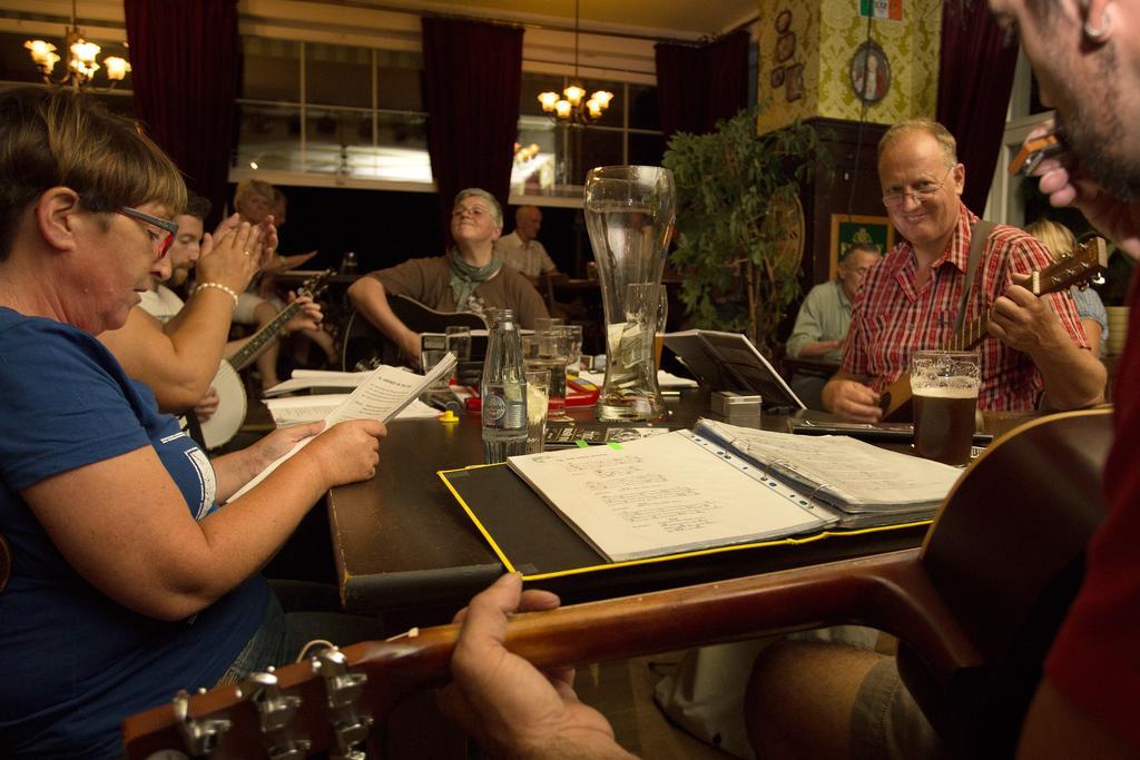 Hajo'S Germania Lodge & Irish Pub Rüdesheim am Rhein Εξωτερικό φωτογραφία