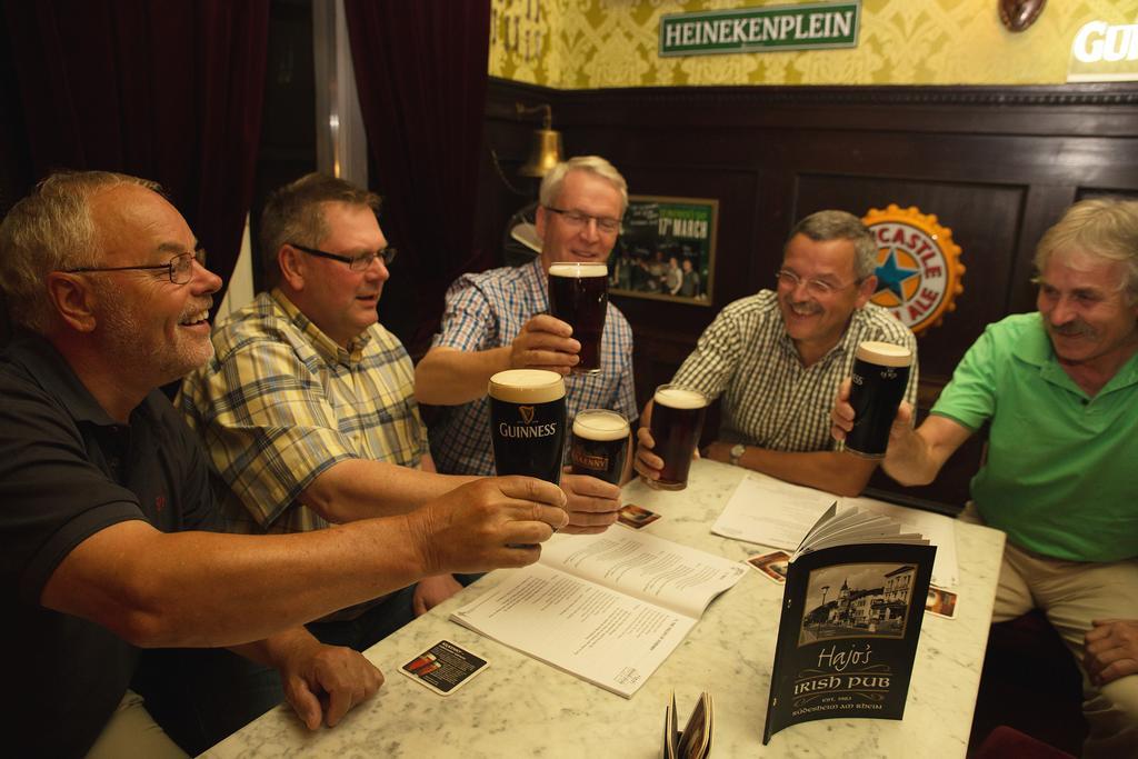 Hajo'S Germania Lodge & Irish Pub Rüdesheim am Rhein Εξωτερικό φωτογραφία