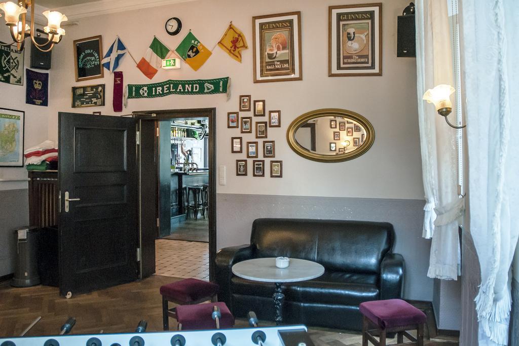Hajo'S Germania Lodge & Irish Pub Rüdesheim am Rhein Εξωτερικό φωτογραφία